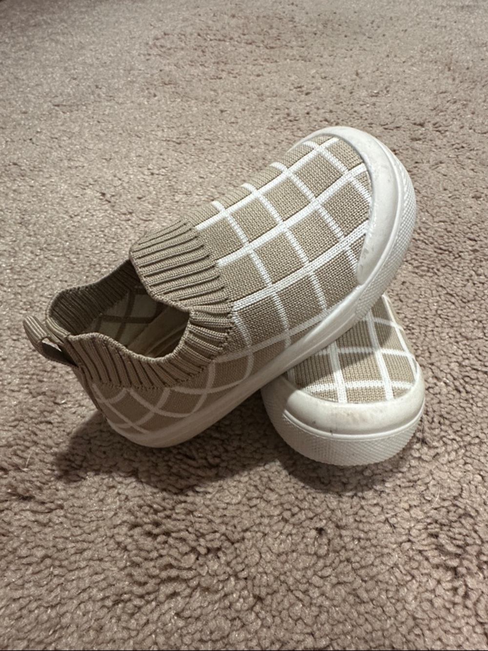 Baby Knit Slip-On Walkers in Beige and White - Neutral Grid Design